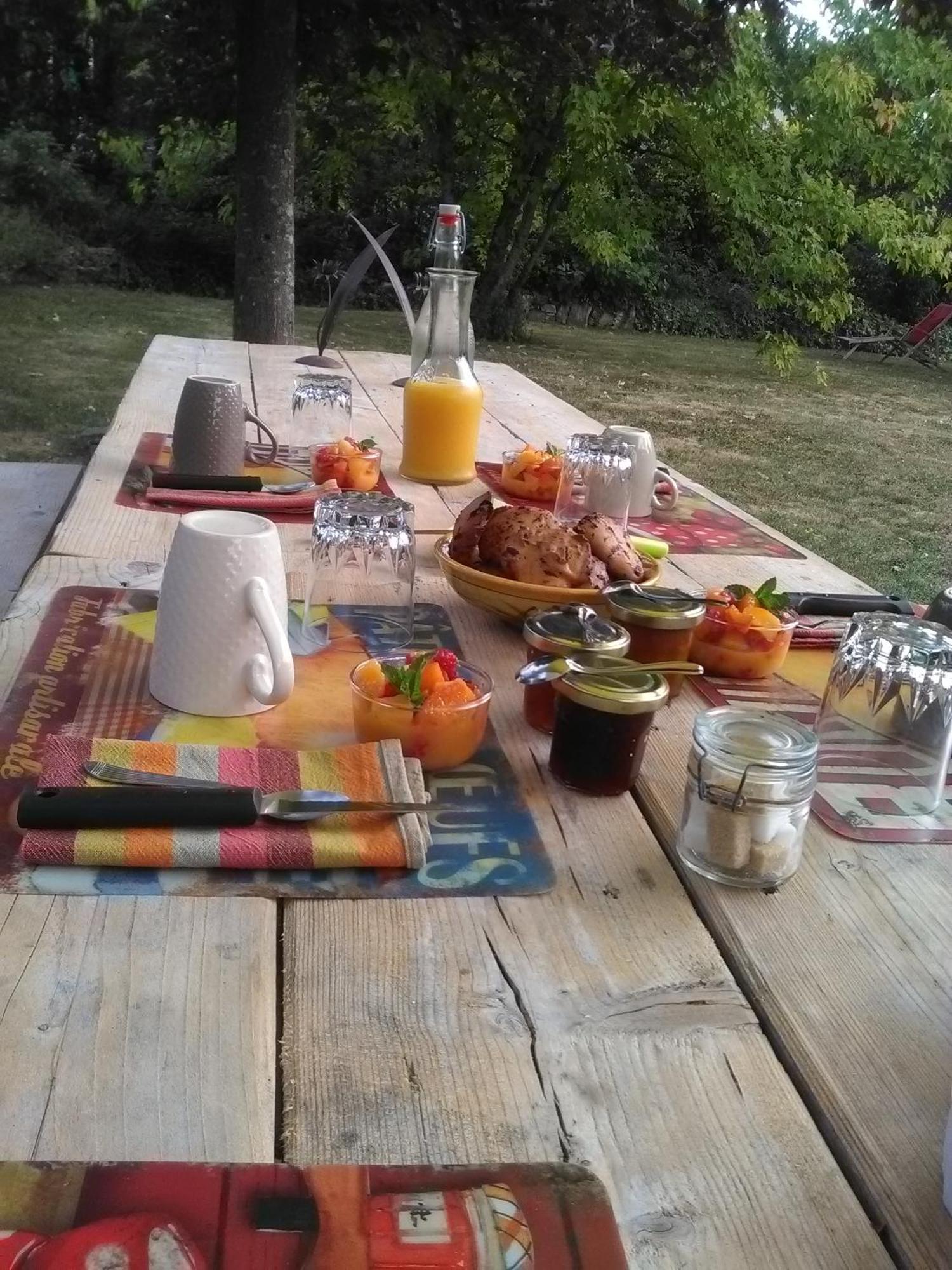 Bed and Breakfast Sous Les Toits Dosches Экстерьер фото